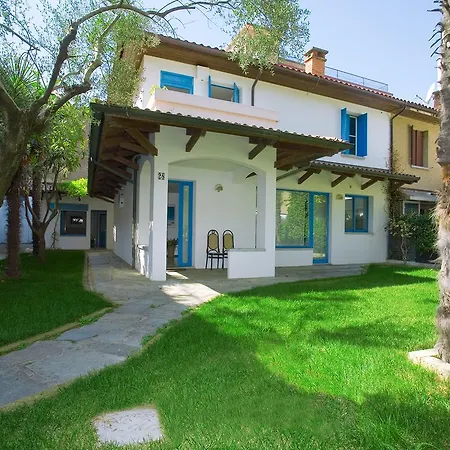 Lignano Luxury Villa***** فيلة *